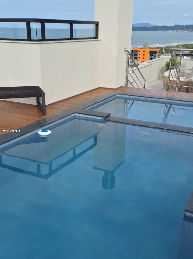 Piscina no rooftop